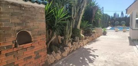 Villa en venta en Elche/Elx