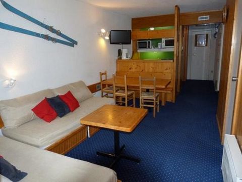 The Residence Nova is the Villards area of Les Arcs 1800. The Grands Mélèzes ski slope is just a short walk away as are the Chantal and Vagère chair lifts. The ski school is 50 m from the residence and the shops 100 m. Les Arcs is connected to the La...