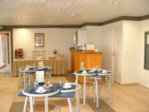 The residence Appart Vacances Pyrénées 2000, Pyrenees, France comprises of 148 apartments and offers various facilities such as: spa area with sauna, Turkish bath, jacuzzi, fitness room, children games room, breakfast service, SkiSet sport shop... It...