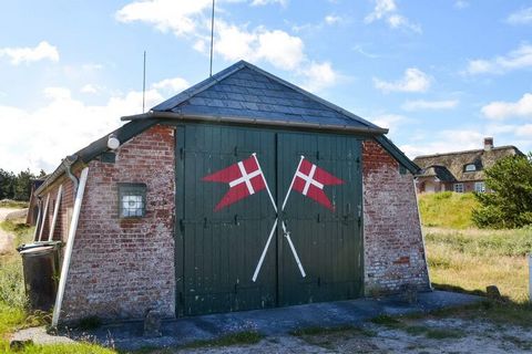 CHANGE DAY FRIDAY - In the middle of Nymindegab and within walking distance of the always beautiful North Sea is a really nice stone cottage. From the house there is the most beautiful view of Ringkøbing Fjord, where you can enjoy a rich wildlife at ...