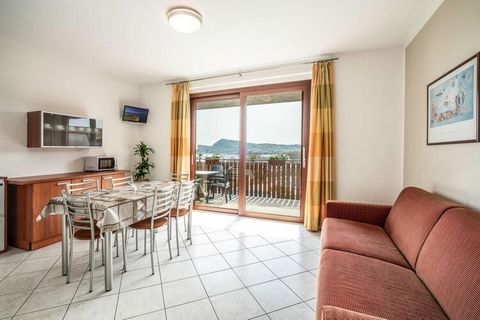 Directly on Lake Garda, on the edge of the Bay of Manerba: The apartments are located in a 30,000 sqm green area with direct access to the lake. The facility includes a spatially cleverly separated campsite with mobile homes. The municipality of Mane...