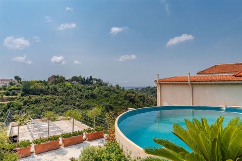 This very bright villa for sale in Cagnes Sur Mer, offering a beautiful open view. This house offers a beautiful area of 200 sqm. Its size is its major advantage and is divided into a double living room, 4 bedrooms (including a master suite), a kitch...