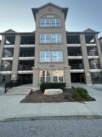 This condo unit has 2 bedrooms and 1 full bathroom, in-suite laundry. Open balcony with a street view completes this unit. 1 underground parking space, ample above ground open parking available, common gym and party room just a few more perks of livi...