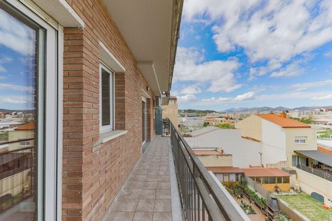 In the heart of the charming city of Terrassa, this lovely 2-bedroom apartment awaits, captivating both investors and small families seeking a fresh start. Nestled on the iconic Avenida Santa Eulalia, this cozy abode offers the perfect blend of comfo...