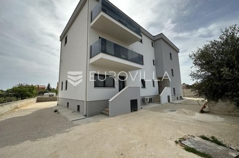 In Medulin, our most attractive tourist destination in the very south of the Istrian peninsula, this large apartment of 145 m2 is located. The apartment is located on the first floor and consists of an entrance hall, a guest toilet, two bedrooms each...
