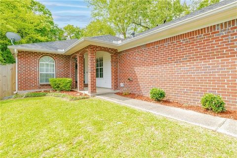 **OPEN HOUSE APRIL 14, 2:00-4:00** This charming 3-bedroom, 2-bathroom brick home offers the perfect blend of comfort and style. Step inside to discover a beautifully updated interior, boasting gorgeous granite countertops and modern finishes, and fr...