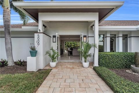 Renovated in 2018 and completed in 2019, this Park Place home now offers an open floor plan with many of the designer finishes for todays trends. A living space thats both entertainment friendly and comfortable, however its the access to outside that...