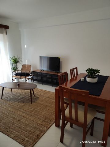 Close to the university,Faro airport, Faro hospital.... 24 hr pharmacy, supermarkets and easy access to the city center, this apartment is furnished and equipped to be your home for a few months.