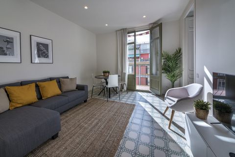 The Market apartments are in a building in the Sant Antoni area (Eixample) and are available for monthly rentals. They have been renovated to provide a comfortable stay, and their location is very comfortable and convenient in a quiet pedestrian stre...