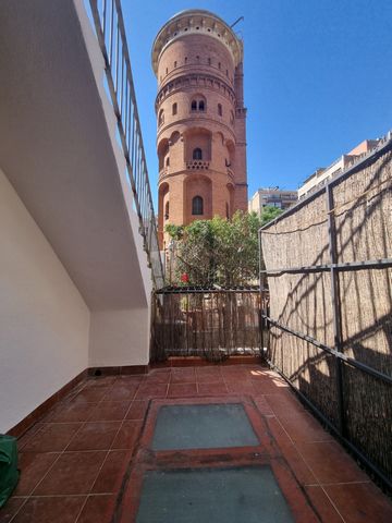 Location, location, location! In the beautiful Eixample neighbourhood but only a short walk into the old town or to the beach. Cool marble floors combine with a sophisticated palette of glossy white and soft taupe for a chic finish. This fully furnis...