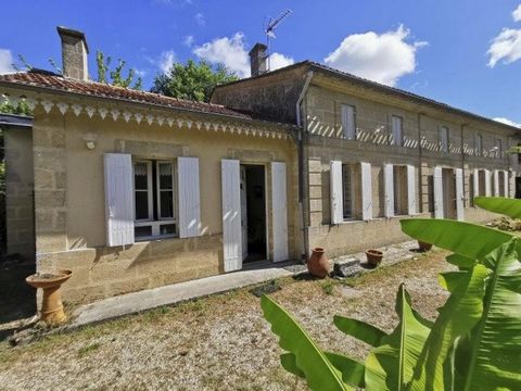 10 minutes from Saint-André de Cubzac, in a quiet and rural environment, come and discover this beautiful property made up of 2 homes on nearly 4.5 hectares. The 2 houses are located in a large intimate fenced and wooded park with a pretty orchard at...