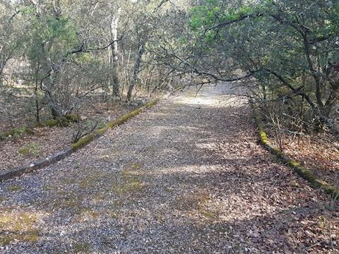 Frédéric LAURENT presents a wooded plot of land of 5285 m² located in a natural area in SAUTEYRARGUES (34270). Water network nearby, land not buildable. To visit and support you in your project, contact Frédéric LAURENT, at ... or by email at ... Thi...