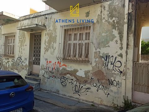 Vrijstaande woning Te koop, verdieping: Begane grond, in de omgeving: Agios Dimitrios - Centrum. De oppervlakte van het pand is 70 m² en is gelegen op een perceel van 140 m². Het bestaat uit: 2 slaapkamers, 1 badkamer(s), 1 keuken(s) en een kleine wi...