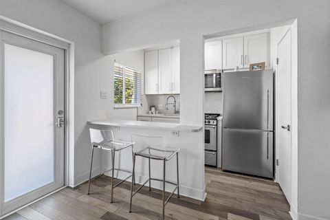 Welcome to your cozy retreat just a block and half away from the beach! Part of the small community of just 12 units, this charming small condo offers the perfect blend of convenience and coastal living. Completely renovated in 2022. Schedule your sh...
