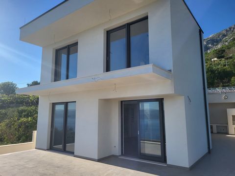 Location: Omiš Built: 2024 City center: 10 km Sea distance: 1 km Airport distance: 51 km Inside space: 224 m2 Plot size: 440 m2 Bedrooms: 3 Bathrooms: 2 Swimming pool: 25 m2 Parking: 5 Air-conditioner Cameras Patio Features: - Washing Machine - Terra...