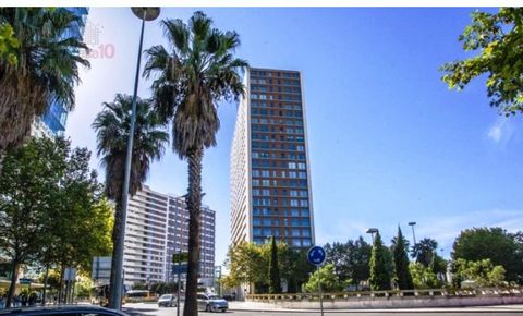 Office at Panoramic Office Center For sale fabulous Office of 44m2 in the Heart of the Park of Nations. Two parking place with 23m2 Private Toilet Air conditioning Security and Concierge Absolute centrality next to vasco da Gama shopping center, Alti...