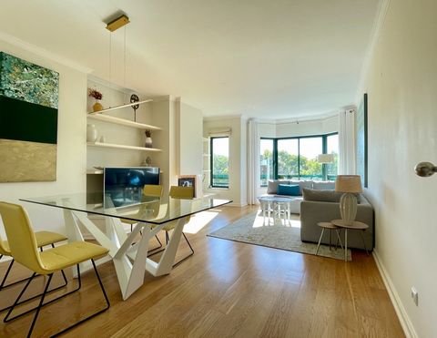 Welcome to your future home in Jamor, halfway between Lisbon and Cascais! This stunning 2-bedroom apartment with 100 sqm offers the perfect blend of modern comfort and city life while surrounded by nature. Location Highlights: Jamor is not just a loc...