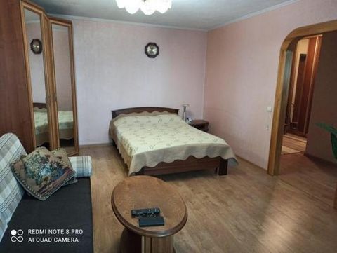 Предлагаем однокомнатную квартиру на длительный срок в Костомукше, проспект Горняков 7. Хороший ремонт, мебель, бытовая техника. 3/5 этаж, удобное расположение, тихий район. #8590599#