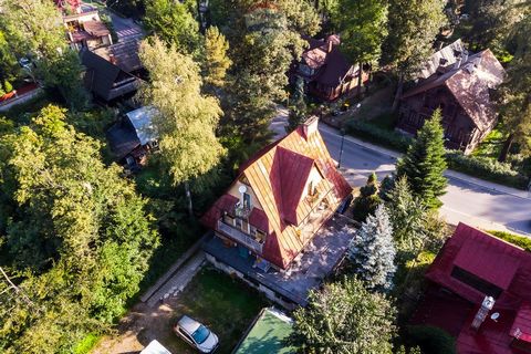 House in the center of Zakopane at 30 Sienkiewicza Street Total area of the plot: 837 m2 plot no.: 852, 341/1 precinct 005 In accordance with the local development plan, the plots are located in the area marked with the symbol U/MN-3 - areas of servi...
