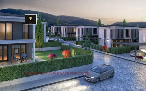 Diamond Home Agency biedt u een huis aan in een nieuw gebouwd complex in het dorp Markovo. De totale bebouwde oppervlakte van het huis is 167,93 m² en het perceel heeft een oppervlakte van 310,82 m². Op de eerste verdieping is er een woonkamer, keuke...