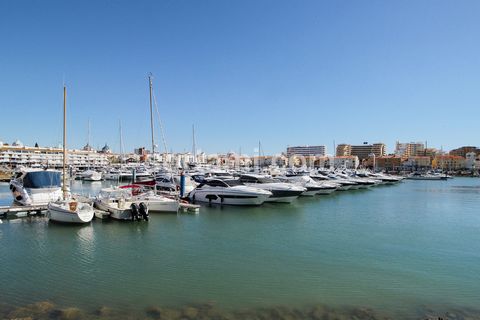 Excellent opportunity for your business Restaurant for sale equipped on the first line of the marina, with a terrace of 24 sqm. Equipment sold separately. Vilamoura is a special destination, situated in the heart of the Algarve. Combining heritage wi...