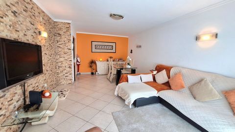 Are you looking for a family-friendly urbanization and a cozy apartment for you and your family? Perfect, this could be that property youve been looking for for so long. Located in Albufeira, in Bairro Alice, close to all goods and services, this two...