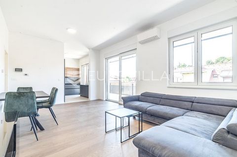 Vinogradska, first rent of a two-bedroom apartment of 70 m2 on the second floor of a top-quality new building. It consists of an entrance hall, an open space living room with dining room, kitchen, bedroom, bathroom, another room that can be arranged ...