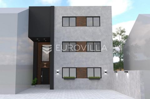 Osijek, Retflala, total area 83.36 m2, attractive apartment. The urban villa is located in a quiet neighborhood in Čvrsnička street, ideal for family life, five minutes by car to the city center. Kindergarten and school are located in the neighborhoo...