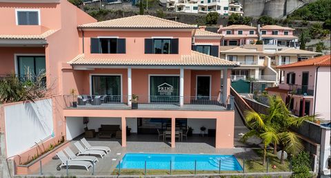 Located in Funchal. Step into the epitome of modern elegance with this beautiful recently refurbished marvel nestled in the serene hills of Funchal. This contemporary masterpiece offers the perfect blend of comfort, tranquillity, and breathtaking vie...