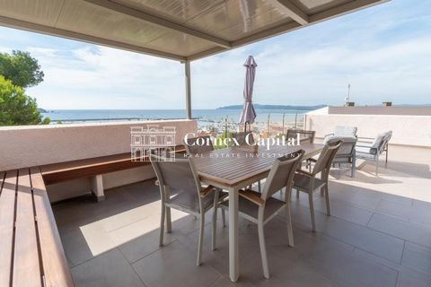 SPECTACULAR SEA VIEWS! Fantastic house with magnificent sea views and private swimming pool in l'Estartit, heart of the Costa Brava. From the property you can see the Medes Islands and the coast from l'Estartit to Pals, kilometres of beach surroundin...