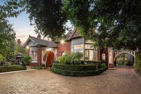 This superbly renovated Federation residence c1910, one of an iconic row of similar homes, boasts a seamless blend of classic retained period attributes with contemporary family living – combining charm and elegance with exceptional indoor/outdoor fa...