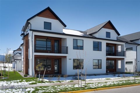 Beautiful ground level condo in Bozeman's desired Southside! Enjoy the convenient, turn key living while being in the picturesque landscape of south Bozeman. Backing to park space is ideal for your pets or your own outdoor oasis with mountain views. ...