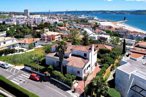 6 bedroom villa in Alto de Santa Catarina in Oeiras, inserted in a quiet and peaceful residential area and standing out for its magnificent views over the Tagus estuary, the Atlantic Ocean, and some of Lisbon's most emblematic landmarks that it offer...
