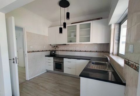 The apartment is situated in a quiet and residential area of Laranjeiro, providing a serene and familiar atmosphere. Laranjeiro is known for its local amenities such as supermarkets, schools, parks, and easy access to public transportation. This apar...