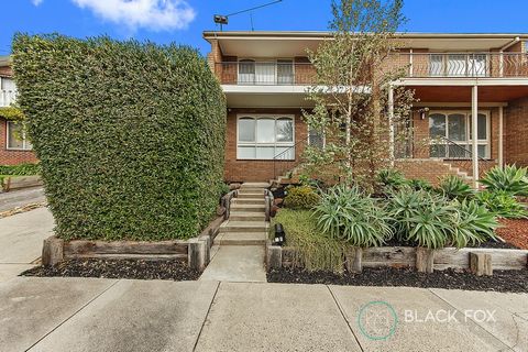 This attractively re-modelled home sits in the most convenient of locations with access to all amenities, including Monash University right across the road, plus walking distance to Leawarra Station, Frankston Hospital and Frankston Homemaker Centre....