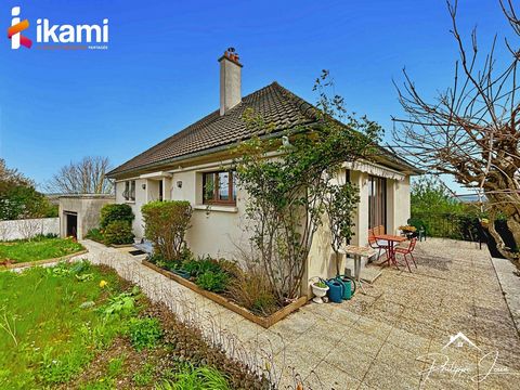 Pihilippe Joué, votre Conseiller immobilier IKAMI vous propose : Cette maison de 1970, composée de 2 appartements. Au rez-de-chaussée, un premier logement comprenant une entrée sur un dégagement desservant une cuisine, un séjour d'environ 30 m2 avec ...