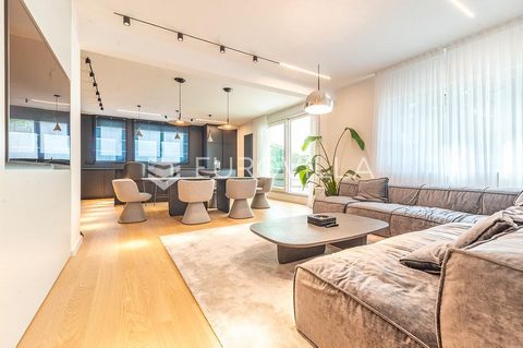 Srebrnjak, a luxurious three-room apartment with a closed area of 133.43 m2 with a terrace of 13.46 m2 and a balcony of 9.15 m2 on the 1st floor of an excellent building built in 1997 with a total of five apartments, reinforced concrete construction ...