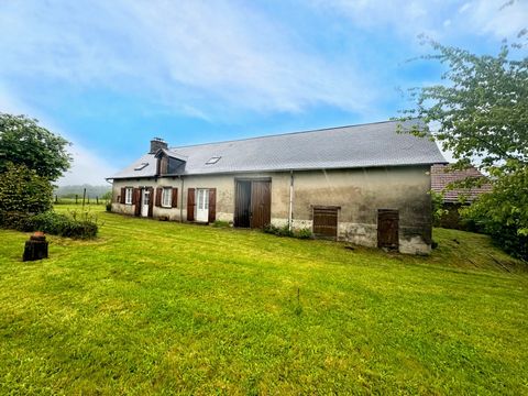 Between Seilhac and Uzerche, this stone house covered with slate is composed of a living room with open fireplace, two bedrooms, a bathroom and a toilet. Upstairs, a bedroom and attic space to finish converting. An adjoining barn of about 60 m2 on th...