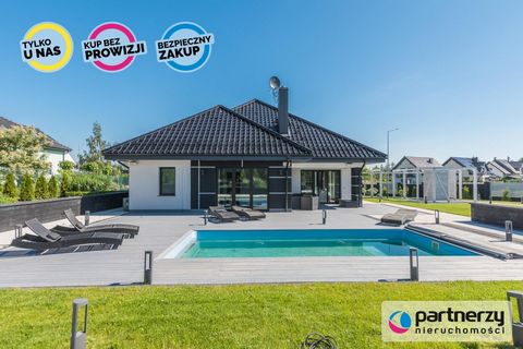 Only with us! The only such offer in the area! Detached house with a beautiful, large garden, swimming pool, sauna and 2-car garage. Equipped with heat pumps, recuperation and smart home system. LOCATION: The house is located in the beautiful and rec...