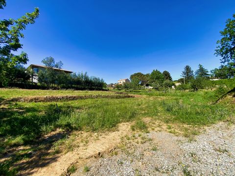 Located 7 minutes from AUBENAS by car. In the town of MERCUER. Within a small subdivision of only 4 Lots. Quiet area. Superb building land of approximately 954 m2 (Lot 4). Swimming poolable. Bounded by surveyor. Soil study (G1) carried out. Serviced ...