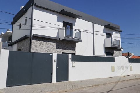 Description MAGNIFICENT NEW T3 TOWNHOUSE IN FERNÃO FERRO House I 2 Bedrooms I 1 Suite I BBQ I Shed I Construction NEW Semi-detached house T3 on a plot of 143m², with gross area Surface area of 126m², composed of 2 floors: - Floor 0: Spacious open-pla...