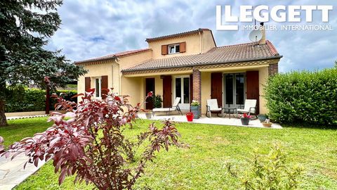 A29659GJP24 - Just 1 km from the centre of the beautiful and bustling medieval bastide of Eymet, a beautifully modernised and maintained, three-bedroom house (one en suite). A comfortable and light house where everything has been updated to create a ...