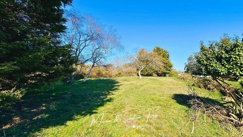 Grand Terrain Constructible dans un Cadre Naturel et Préservé
