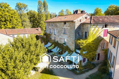 Restaurant florissant au cœur d'un village touristique