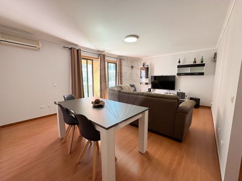        Descubra este espetacular apartamento T3, banhado por luz natural e situado na prestigiada zona da Quinta do Anjo, junto ao Palmela Golf Resort e ao Arrábida Resort Golf Academy. Aqui, o equilíbrio entre a natureza e a sofisticação é uma reali...
