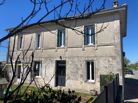 Dpt Charente-maritime (17), à vendre Montils maison P4, 198m²