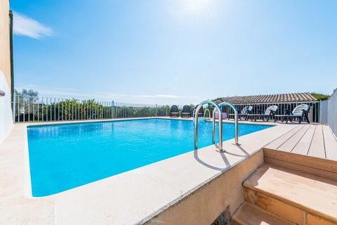 Esta villa es maravillosa, cuenta con una gran variedad de zonas donde pasar agradables ratos en familia en total privacidad. Pueden preparar exquisitas barbacoas o deliciosas pizzas en el horno de leña, y disfrutarlas todos juntos en el porche o en ...