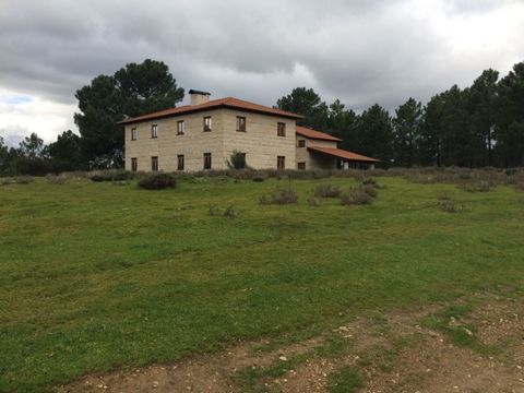 Quinta de S. José with 23,900 m2 of total area and 546.50 m2 of gross construction area. House with transmontana balcony, 9 bedrooms, 2 of them suites, 2 living rooms, 1 office, laundry and underground basement for pre-installation of central heating...