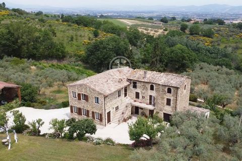 In an almost surreal atmosphere due to its silence, only occasionally interrupted by the sounds of surrounding nature, in a privileged hilly position (naturalistically protected area) from which the gaze is lost on the Umbrian valley and on the hill ...