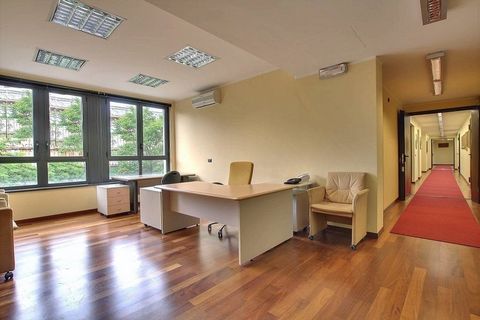 ROGOREDO/SANTA GIULIA RENOVATED OFFICE EXCELLENT INVESTMENT Near Milan Santa Giulia, site of the Olympic Games of 2026, and near to MM3 Rogoredo subway, offer for sale excellent and elegant office of 430 square meters on the first floor, consisting i...